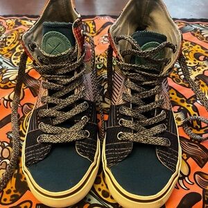 Inkkas sneakers hi-top size 7